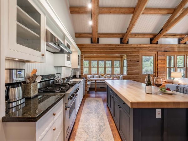 Wilson Vacation Cabin Four Bedroom