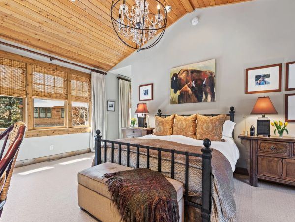 Gorgeous Teton Village Vacation Home with 4 Bedrooms