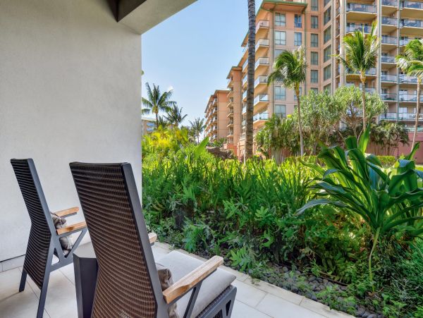 Beautiful Vacation Condo 3 Bedroom & Large Lanai in Lahaina