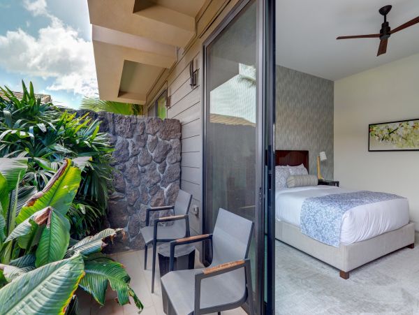 Beautiful Vacation Condo 3 Bedroom & Large Lanai in Lahaina