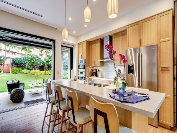 Beautiful Vacation Condo 3 Bedroom & Large Lanai in Lahaina
