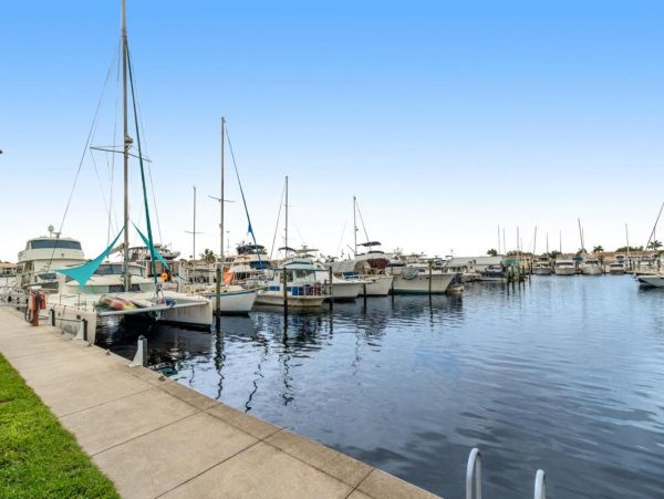 Hotel-Style Studio in Naples with Great Amenities