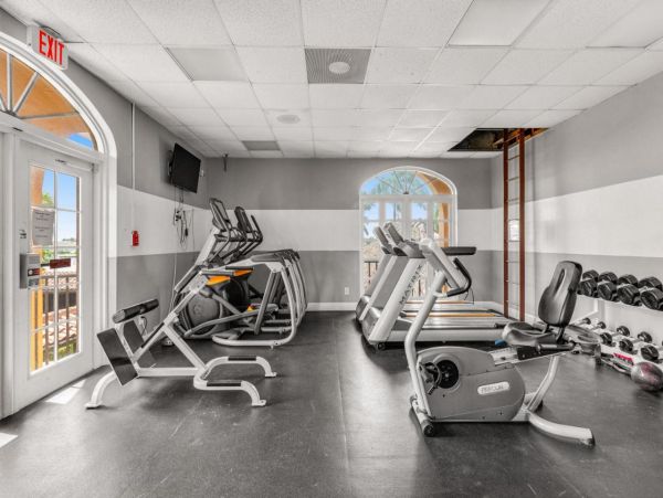 Hotel-Style Studio in Naples with Great Amenities