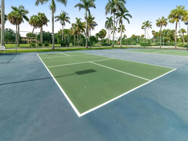 Hotel-Style Studio in Naples with Great Amenities