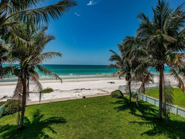 On Beach Great Redington Beach Vacation Home Three Bedroom