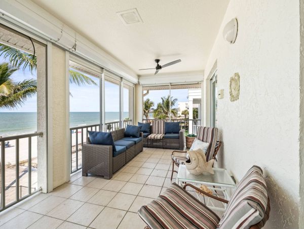 On Beach Great Redington Beach Vacation Home Three Bedroom
