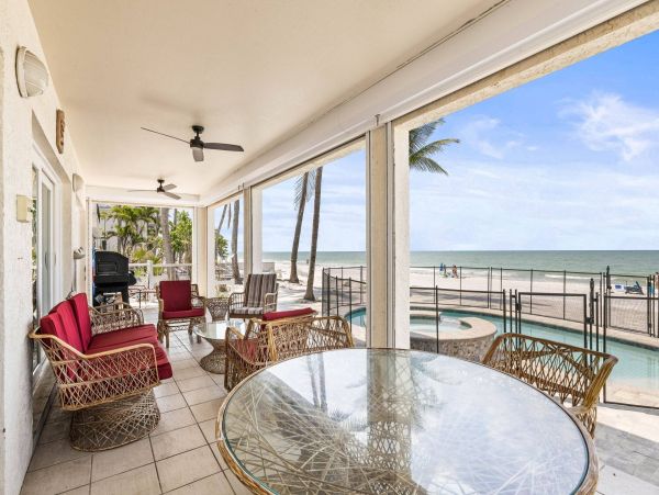 On Beach Great Redington Beach Vacation Home Three Bedroom