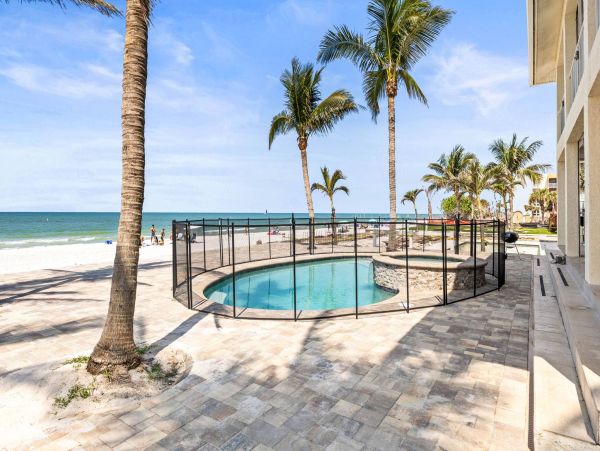On Beach Great Redington Beach Vacation Home Three Bedroom