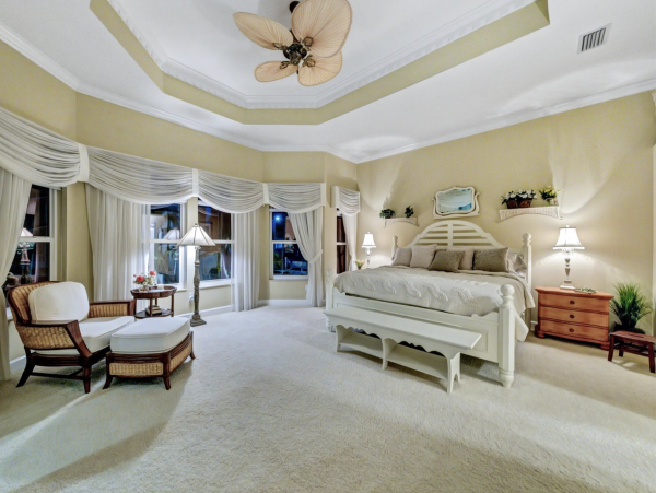Siesta Key Three Bedroom Vacation Rental Close to the Beach 300ft to Beach
