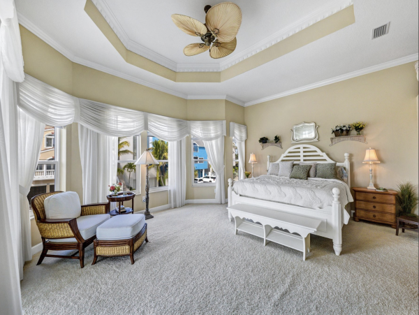 Siesta Key Three Bedroom Vacation Rental Close to the Beach 300ft to Beach