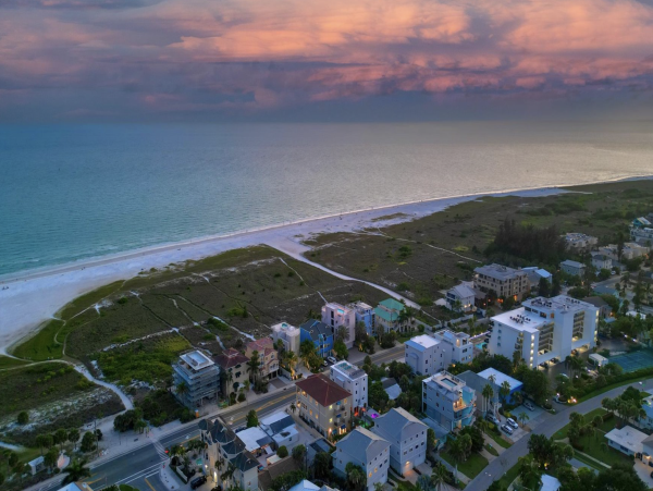 Siesta Key Three Bedroom Vacation Rental Close to the Beach 300ft to Beach