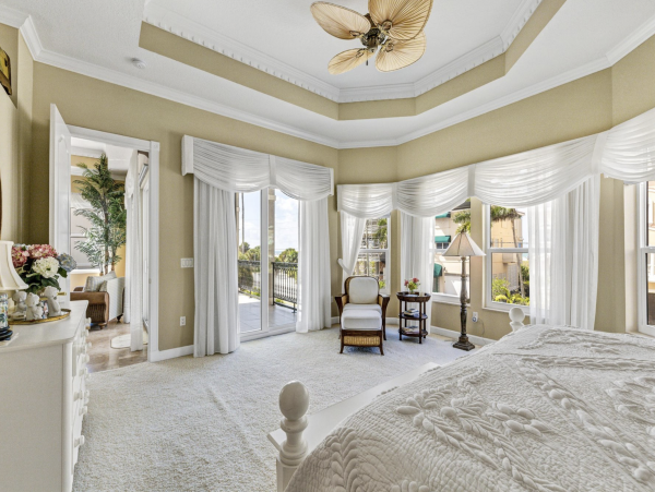 Siesta Key Three Bedroom Vacation Rental Close to the Beach 300ft to Beach