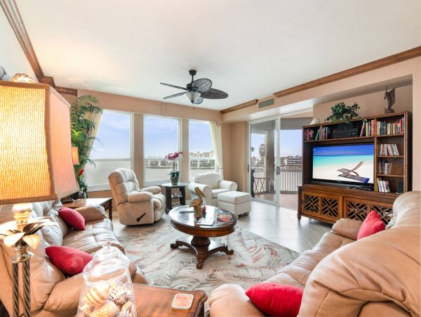 Stunning Condo in Marco Island with 2 Bedroom