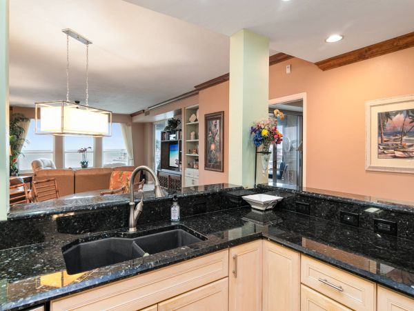 Stunning Condo in Marco Island with 2 Bedroom