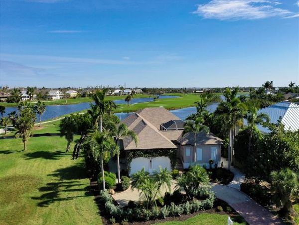 Golf Course Three Bedroom Vacation Home in Sanibel
