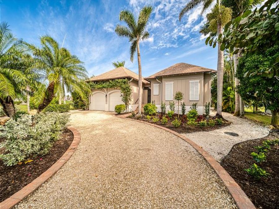 Golf Course Three Bedroom Vacation Home in Sanibel