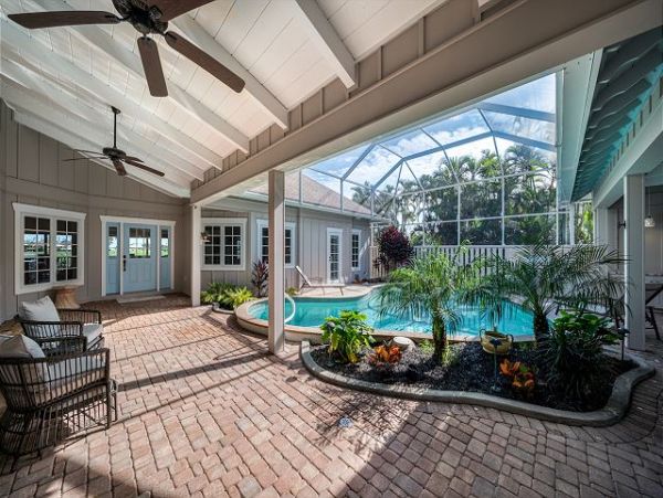 Golf Course Three Bedroom Vacation Home in Sanibel