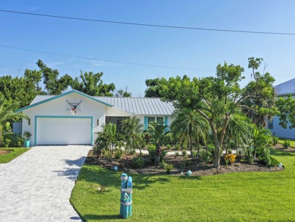 Sanibel Vacation Home with 4 Bedroom & Private Pool