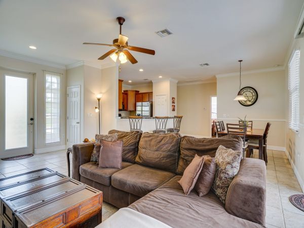 Cape Coral Spacious Four Bedroom Home with Caged Pool