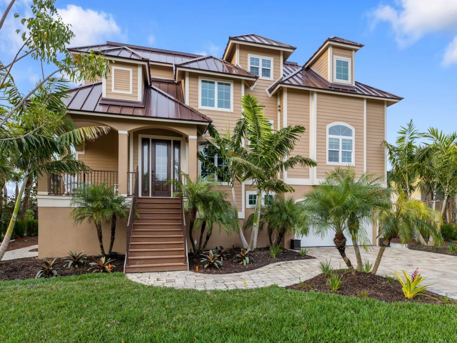 Three Bedroom Walk to Beach Vacation Home in Sanibel