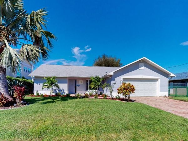 Cape Coral Vacation Pool Home Water Views