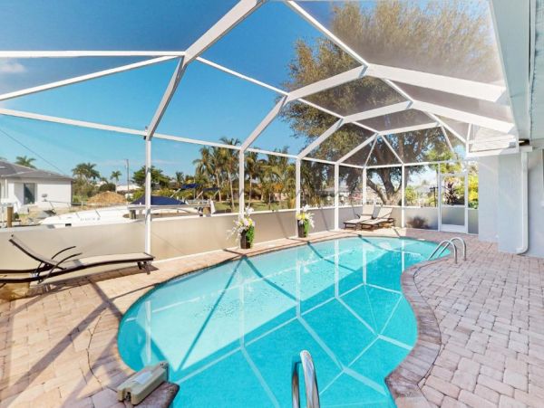 Cape Coral Vacation Pool Home Water Views