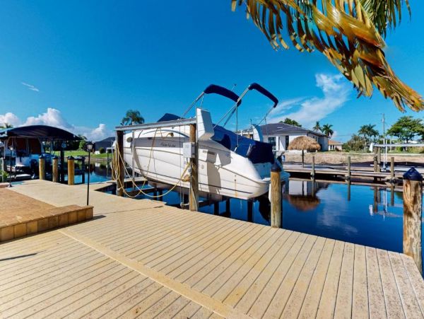 Cape Coral Vacation Pool Home Water Views