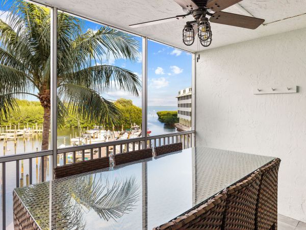 Bay View Renovated Condo with 1 Bedroom in Captiva Island
