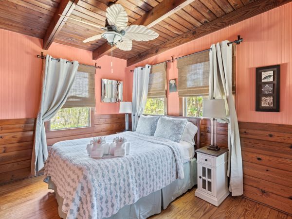 Sanibel Vacation Home Three Bedroom Walk to Beach Sleeps 6 Guests
