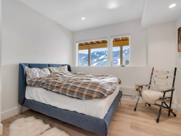 Luxury Mountain View Home 5 Bedroom & Hot Tub in Vail