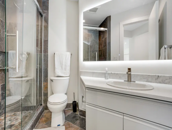 Luxury Mountain View Home 5 Bedroom & Hot Tub in Vail