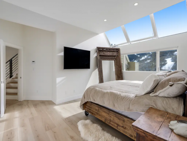 Luxury Mountain View Home 5 Bedroom & Hot Tub in Vail