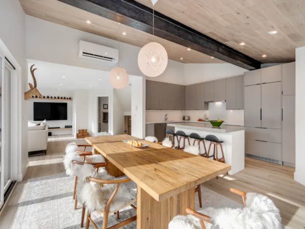 Luxury Mountain View Home 5 Bedroom & Hot Tub in Vail