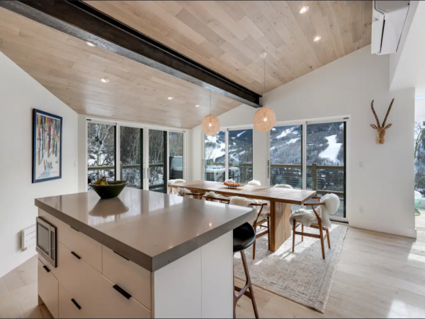 Luxury Mountain View Home 5 Bedroom & Hot Tub in Vail