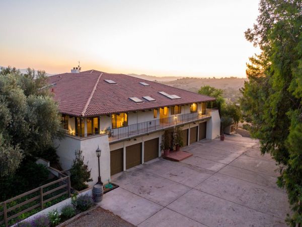 Santa Ynez Six Bedroom Vacation Estate with Charming Views