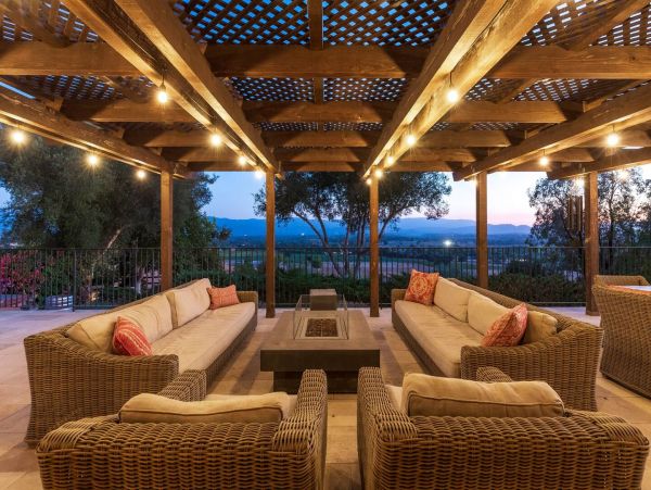Santa Ynez Six Bedroom Vacation Estate with Charming Views