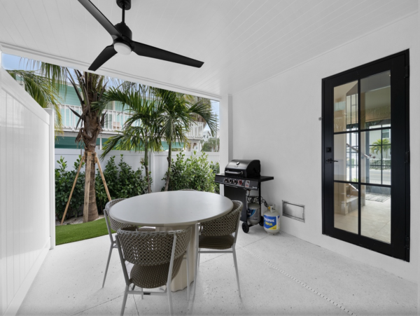 Walk to Beach Anna Maria Island Vacation Home