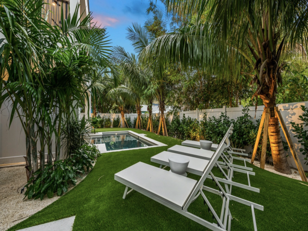 Walk to Beach Anna Maria Island Vacation Home