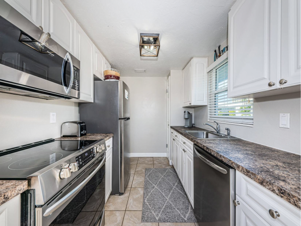 Siesta Key Vacation Condo with 2 Bedrooms