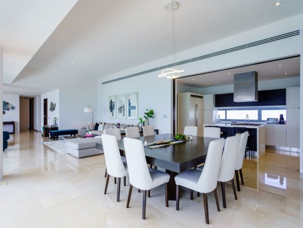 Oceanfront Five Bedroom Vacation Condo with Stunning Vistas