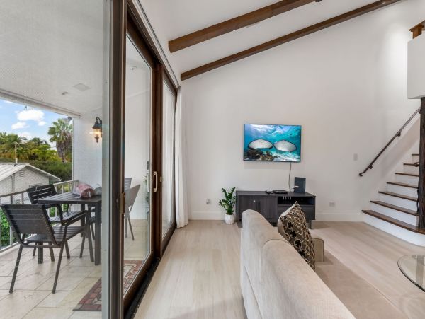 Beautiful Cayman Island Vacation Condo One Bedroom