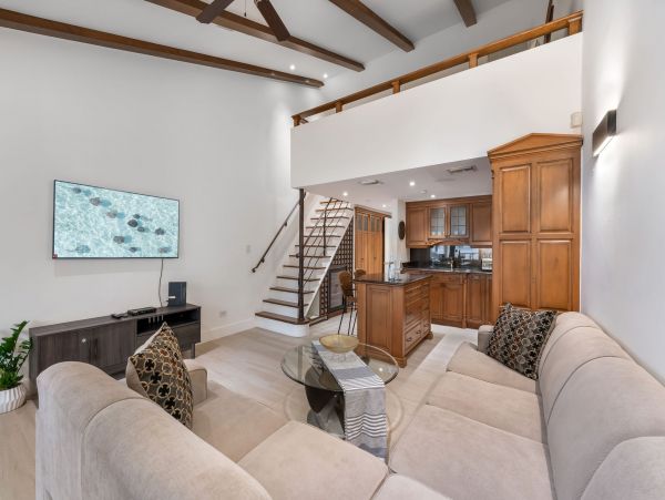 Beautiful Cayman Island Vacation Condo One Bedroom