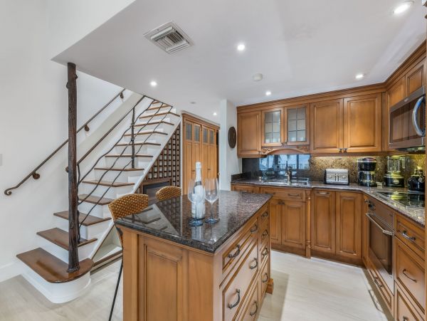 Beautiful Cayman Island Vacation Condo One Bedroom
