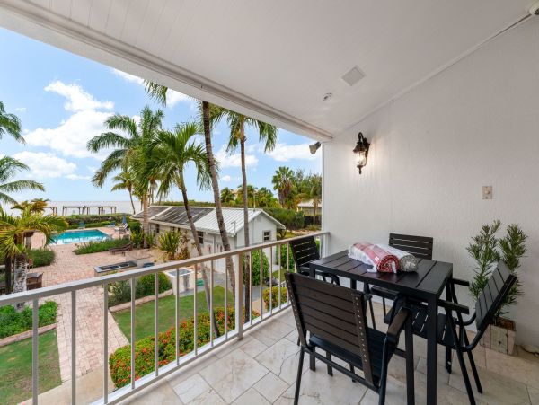 Beautiful Cayman Island Vacation Condo One Bedroom