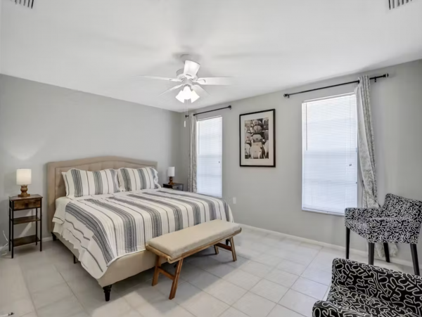 Sarasota Walk to Beach Home with Heated Pool & Al Fresco Dining