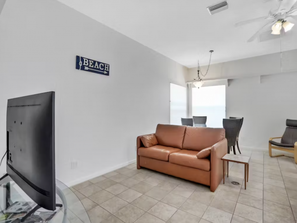 Sarasota Walk to Beach Home with Heated Pool & Al Fresco Dining