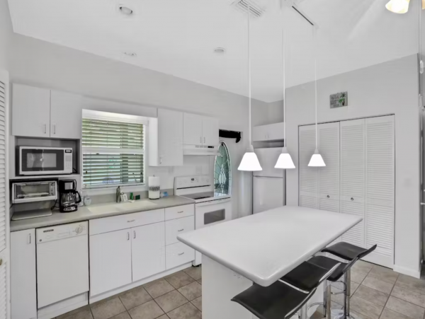 Sarasota Walk to Beach Home with Heated Pool & Al Fresco Dining