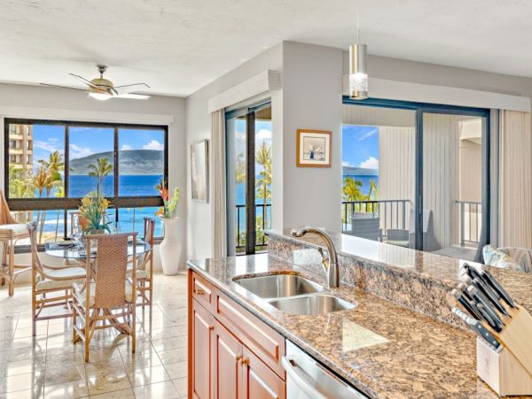 Kaanapali Vacation Rental 3 Neighboring Condos