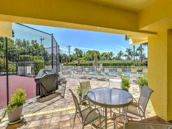 Lovely Second-Floor Condo in Marco Island
