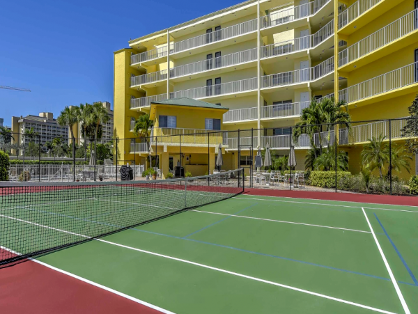 Lovely Second-Floor Condo in Marco Island